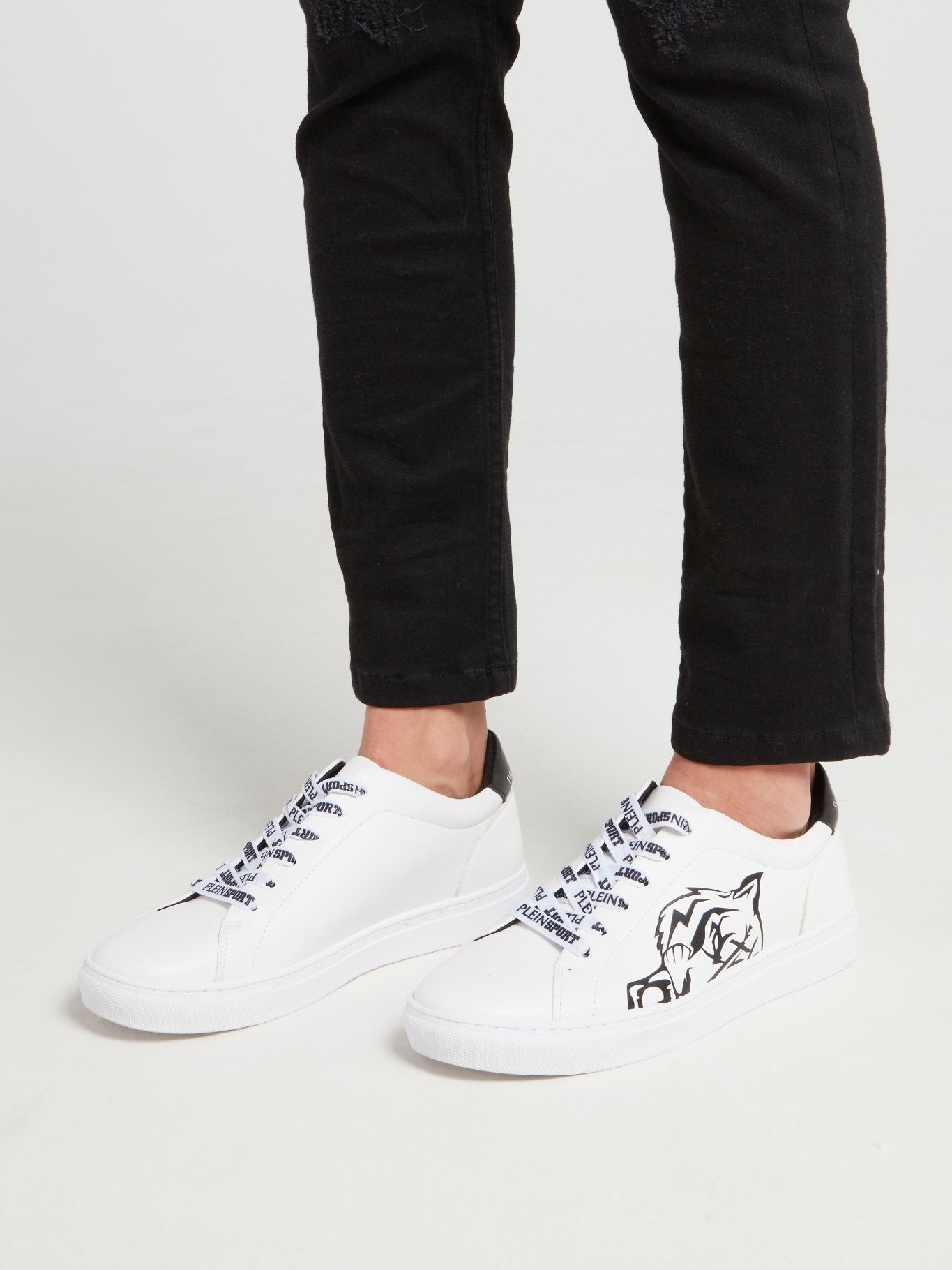 White Tiger Head Print Low Top Sneakers