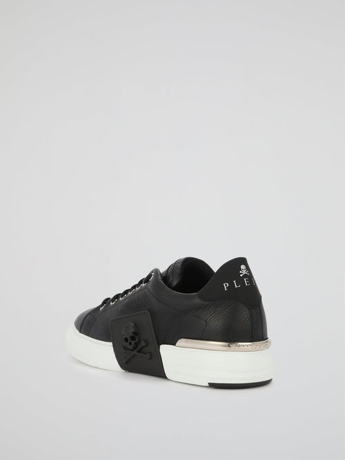 Black Skull Contrast Sole Sneakers