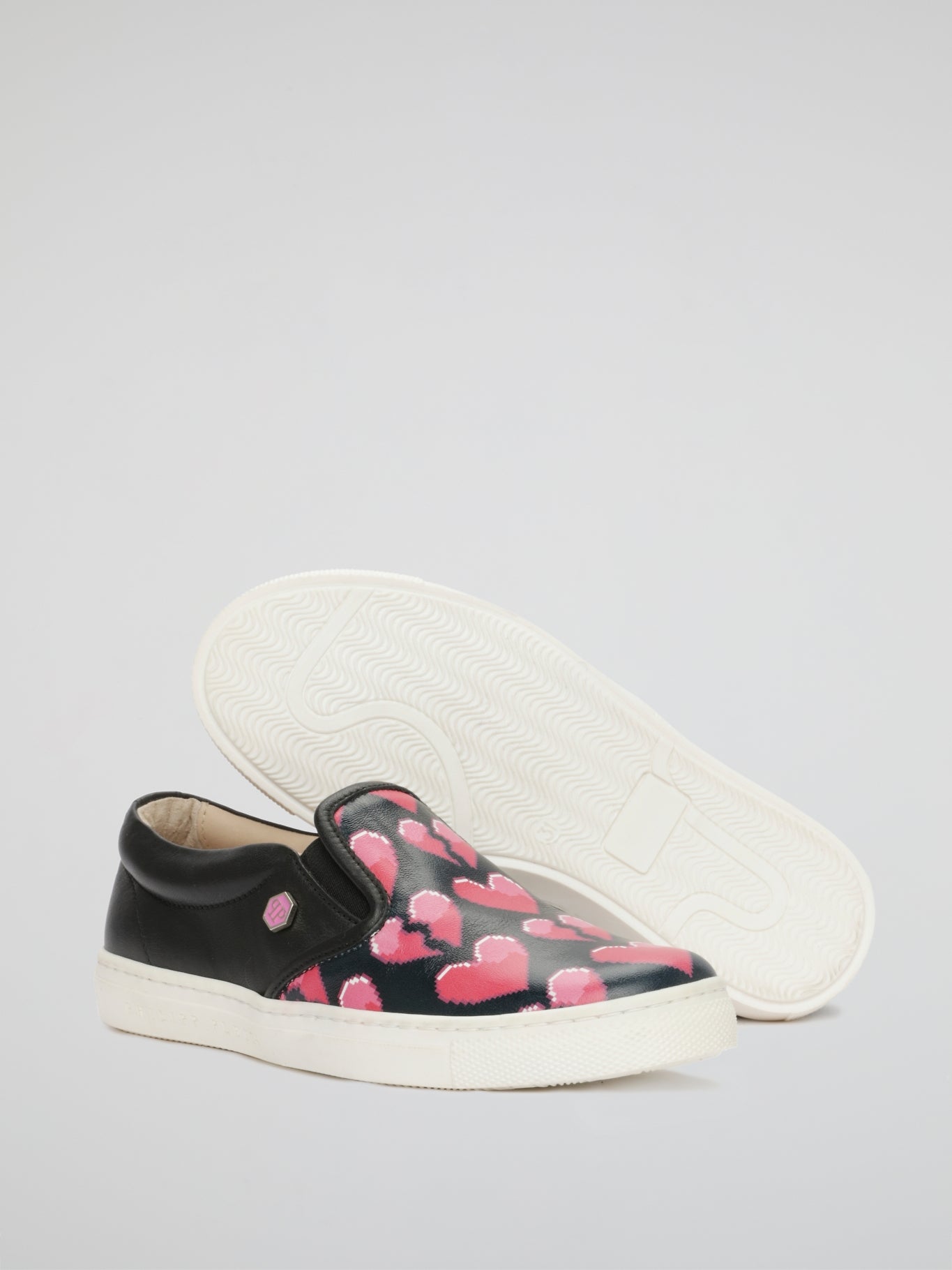 Black Heart Print Slip-On Sneakers (Kids)